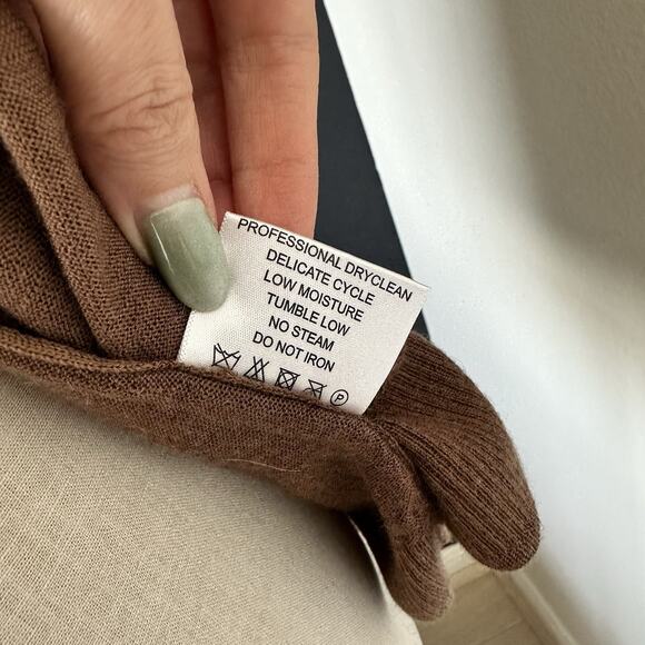 TORY BURCH Women’s Cardigan Wool Ombré 3/4 Sleeve Logo Button - Picture 7 of 9